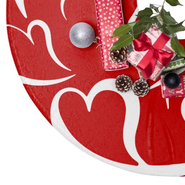 Amour Christmas Tree Skirt with Whimsical Design - Image 2